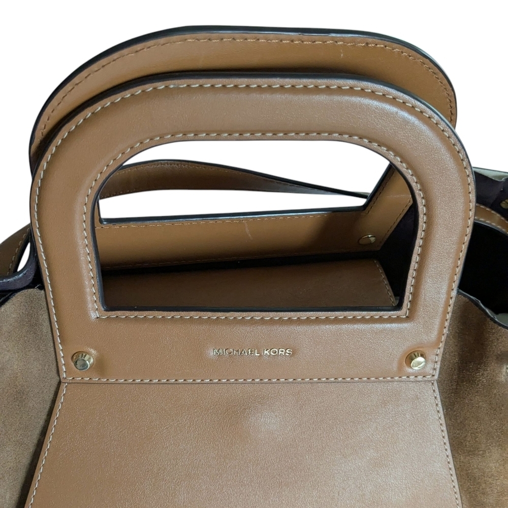 Michael Kors Clara Large Tote with Pouch pre owned - Picture 9 of 12